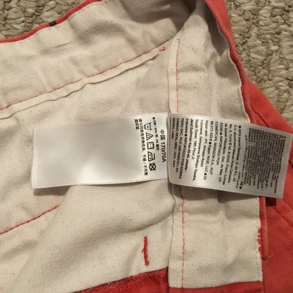 Old Navy Shark Chino Shorts Size 28 Ultimate Slim - Picture 6 of 8